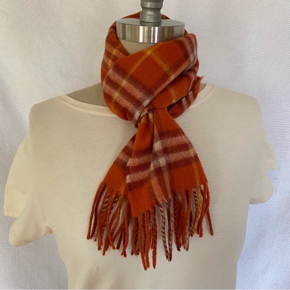 Burberry pure cashmere narrow fringed scarf in EUC. Unisex - Picture 1 of 5